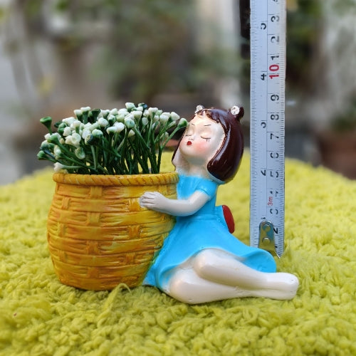 Basket girl model 1 planter
