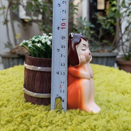 Basket girl model 2 planter