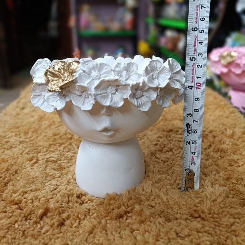 White queen planter