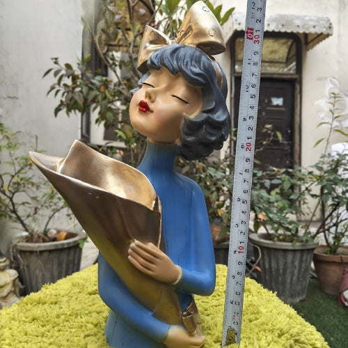 Vase lady model 1 planter