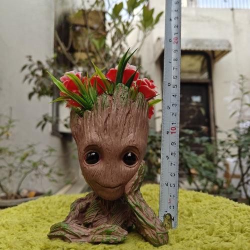 Groot Planter Model 4