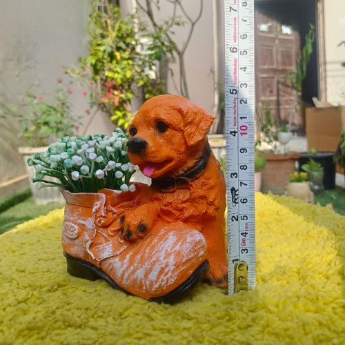 Shoe dog planter