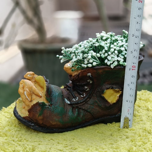 Shoe rabbit planter