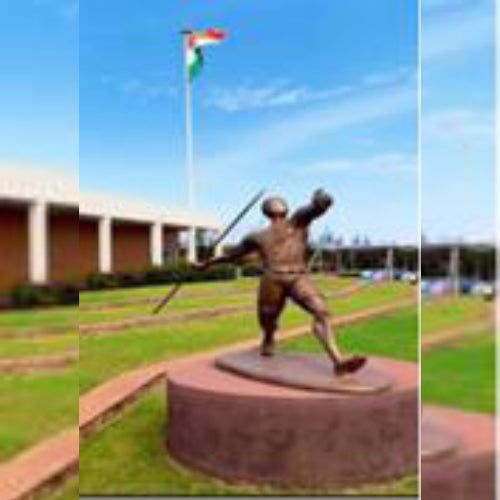 Neeraj Chopra Player Sculpture