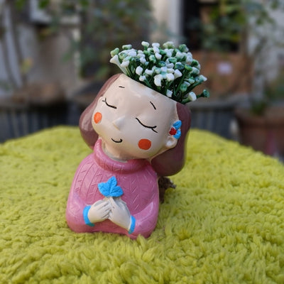 Girl model 8 planter