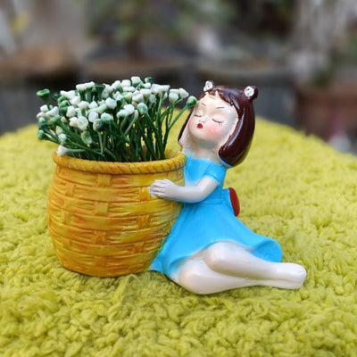 Basket girl model 1 planter