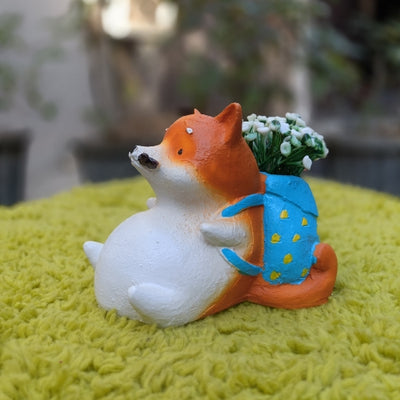 Dog model 4 planter
