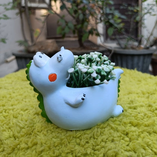 Crocodile model 1 planter