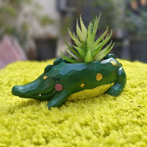 Crocodile model 2 planter
