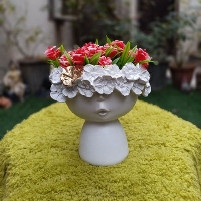 White queen planter