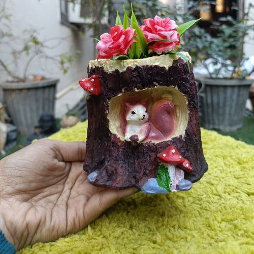 Squirrel bark planter