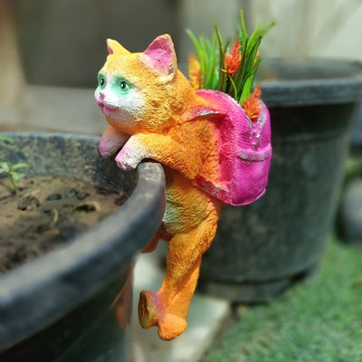 White cat with bag side pot hanger