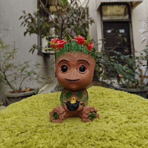 Small groot planter
