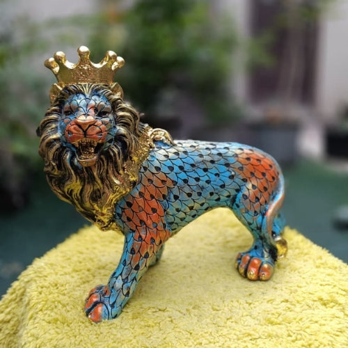 Lion exclusive showpiece