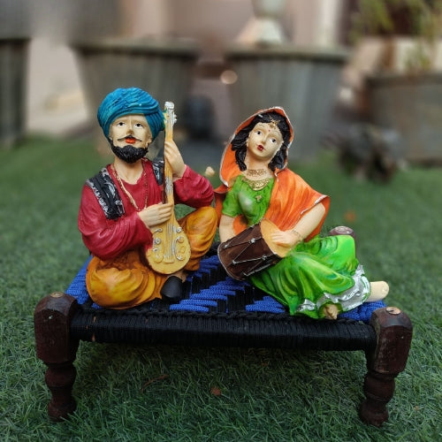 Khaat couple showpiece