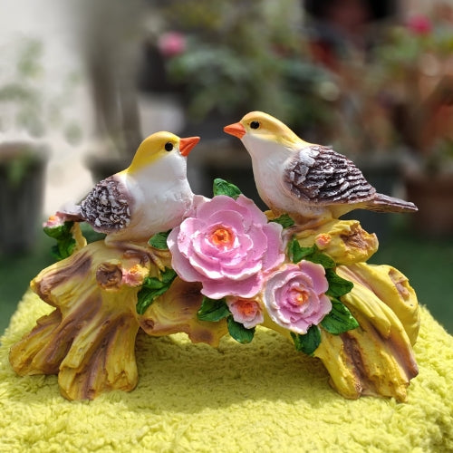 Bird on bark showpiece