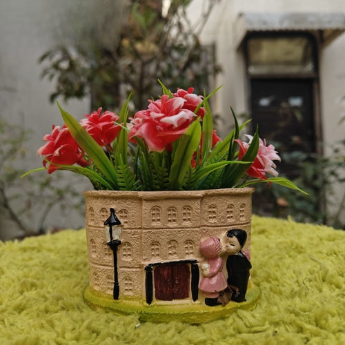 Love couple planter model 1