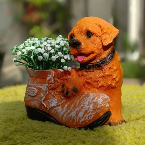 Shoe dog planter