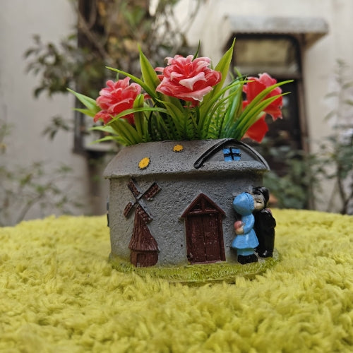 Love couple planter model 2