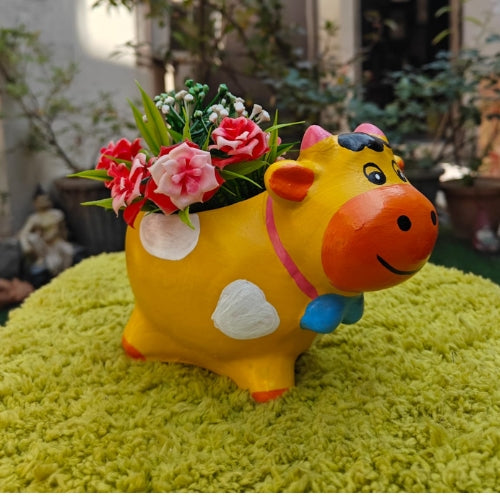 Medium cow planter