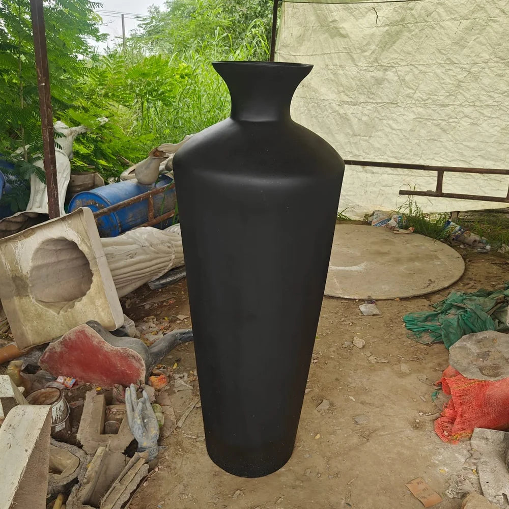 Loyal Vase